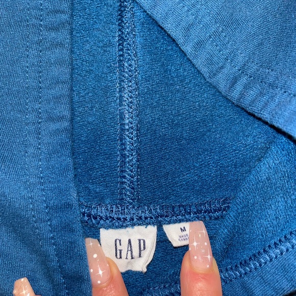 GAP Hoodie - Picture 3 of 3